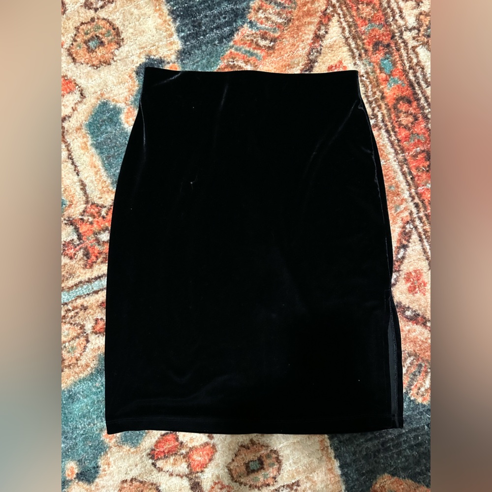 Chic Black Velvet stretchy pencil Skirt